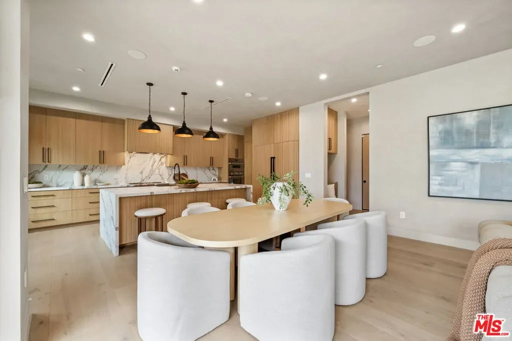 11317 Valley Spring Lane, Los Angeles, California, United States. - Photo 13