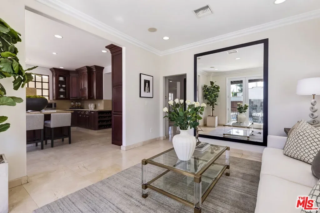 1471 S Crest Drive, Los Angeles, California, United States. - Photo 19