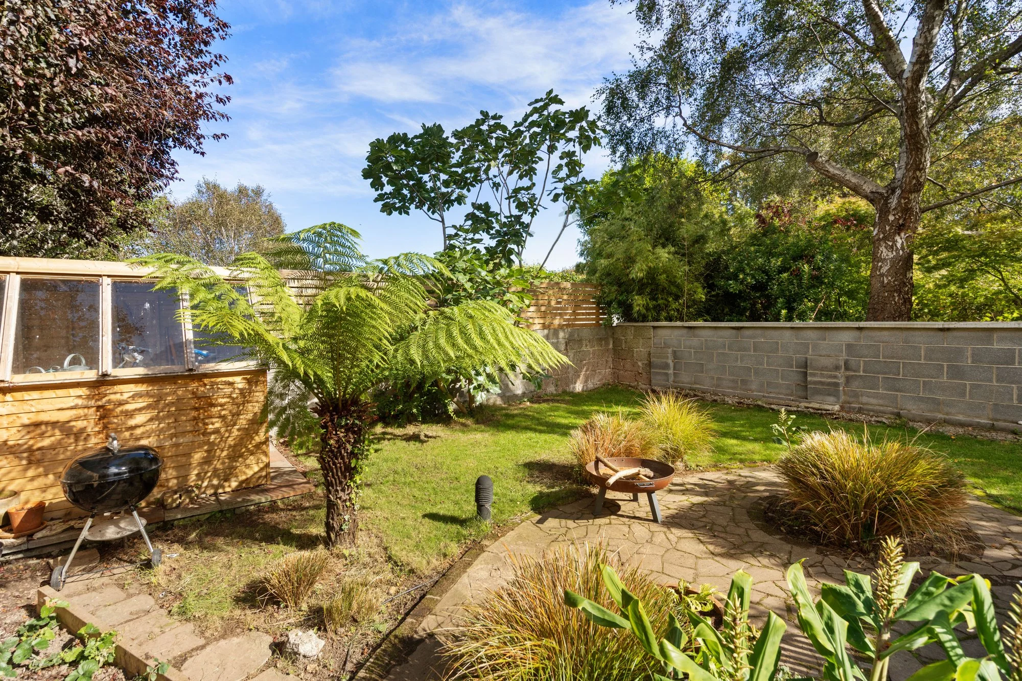 Exterior photo 6