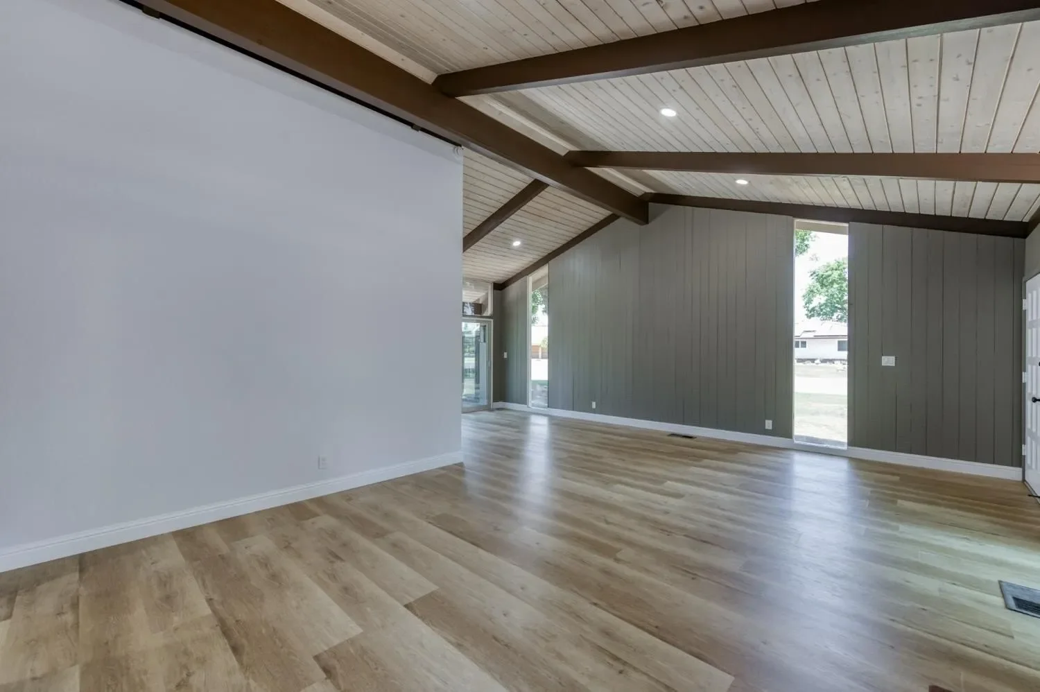 1904 Fairway Avenue S, Fresno, CA 93727, Fresno, California, United States. - Photo 9