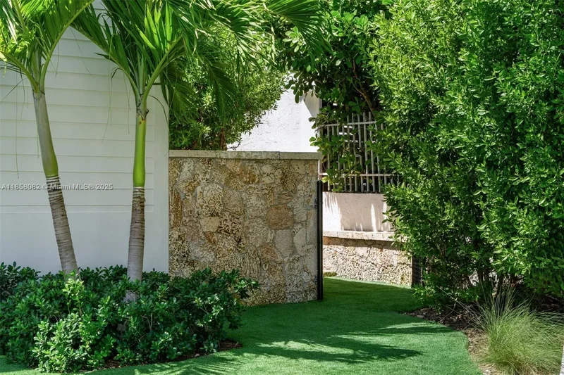 1051 San Pedro Ave, Coral Gables, Florida, United States. - Photo 91