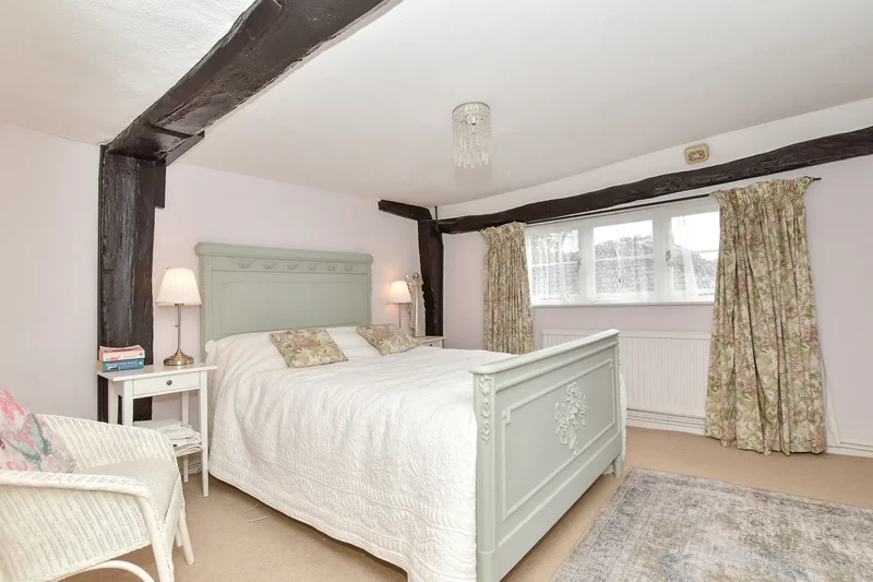 115 Lambourne Road, Loughton, England, United Kingdom. - Photo 15