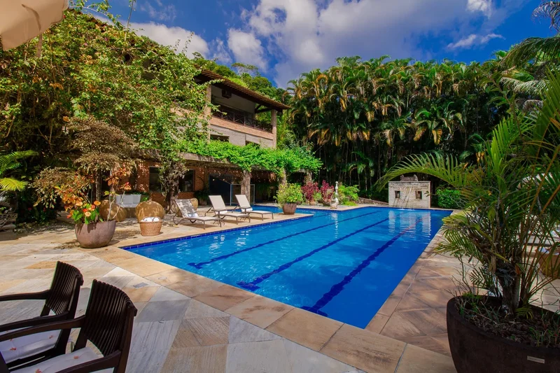 Colonial Style House In Gated Community