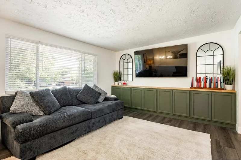 Charming And Quiet Taylorsville Near Schools And Parks