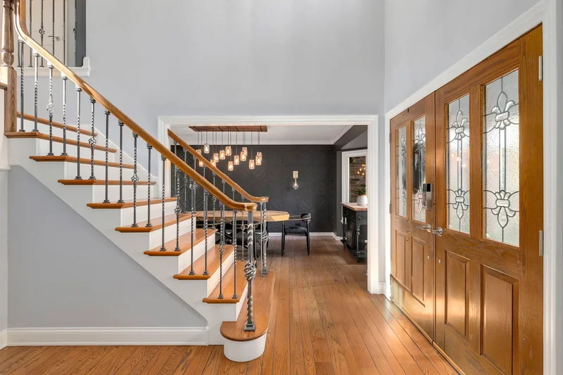 1222 Champion Forest Court, Wheaton, Illinois, United States. - Photo 4