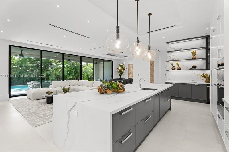 7001 SW 71st Ave, Miami, Florida, United States. - Photo 5