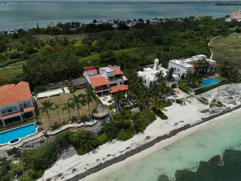 Villa Albatros 8 KM 7.0 Zona hotelera, Cancún, ROO 77500, Cancún, Quintana Roo, Mexico. - Photo 10
