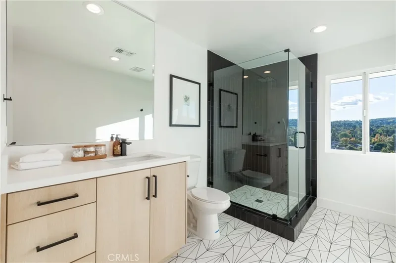 23534 Aetna St, Woodland Hills, CA 91367, Los Angeles, California, United States. - Photo 54