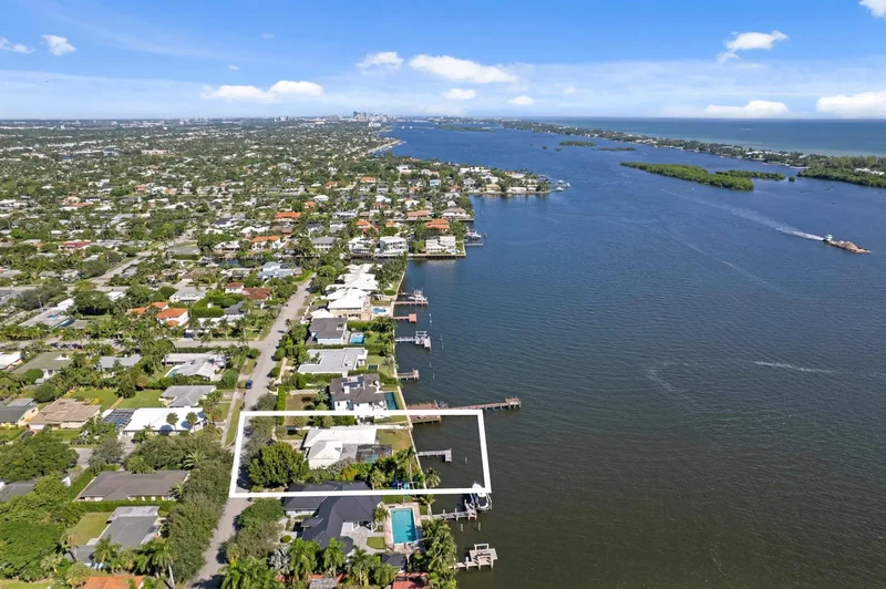 2002 Notre Dame Drive, Lake Worth, Florida, United States. - Photo 6