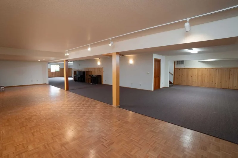 65055 Old Bend Redmond Highway , Bend, OR 97703, Bend, Oregon, United States. - Photo 25