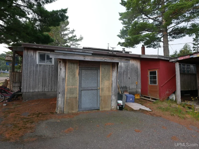 3 Bedrooms Single Family Detached