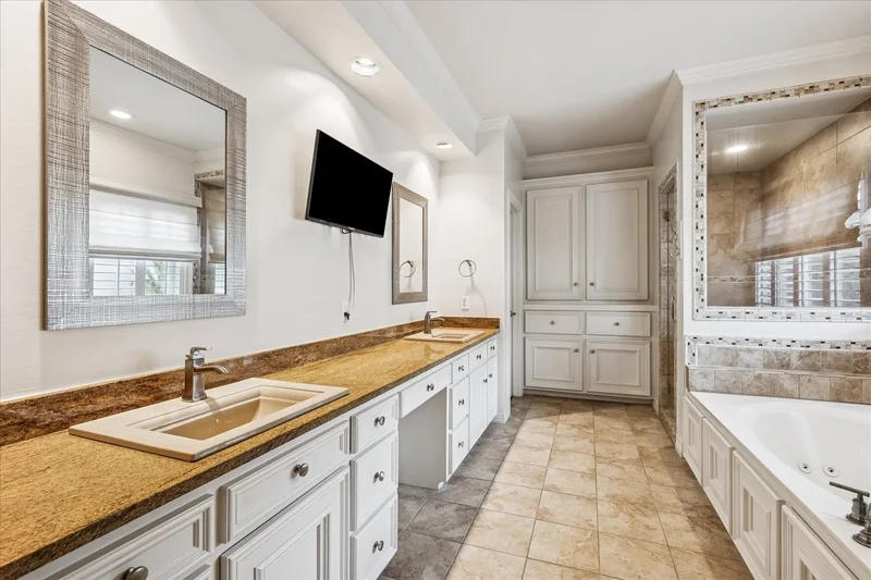5823 Augusta Court, Houston, TX 77057, Houston, Texas, United States. - Photo 15