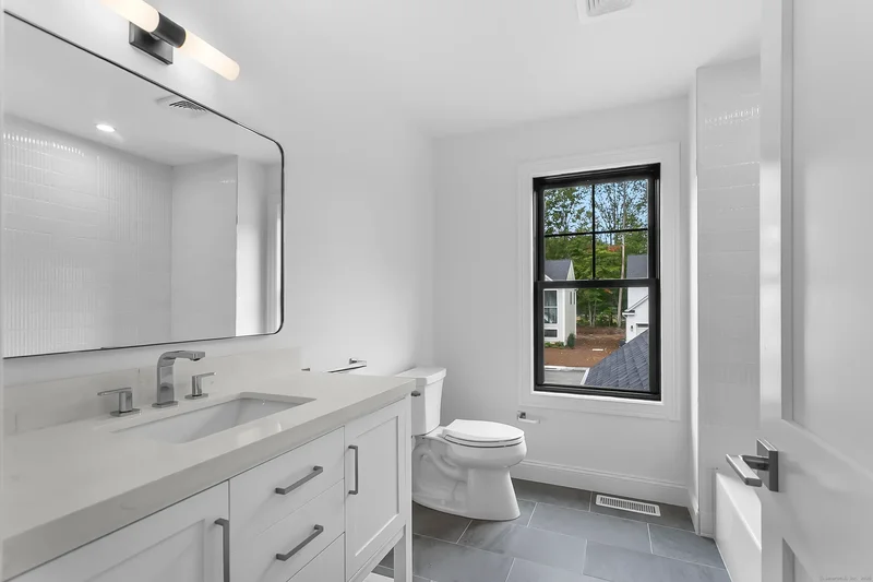 170 Oronoque Lane, #85, Stratford, CT, 06614, USA, Stratford, Connecticut, United States. - Photo 15