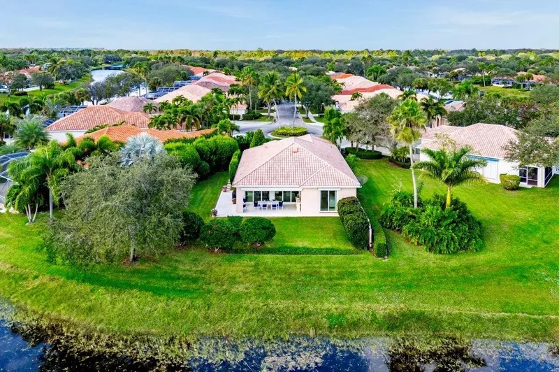 Single Family Residence in West Palm Beach