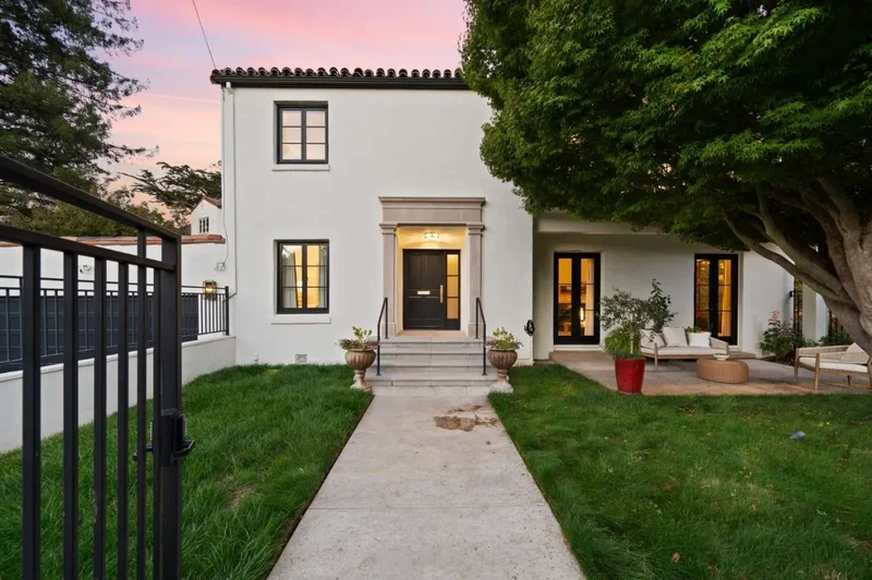 670 Edgewood Road, San Mateo, California, United States. - Photo 24
