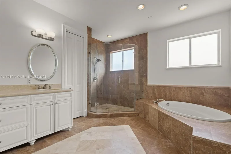 16763 NW 77th Path, Hialeah, Florida, United States. - Photo 37