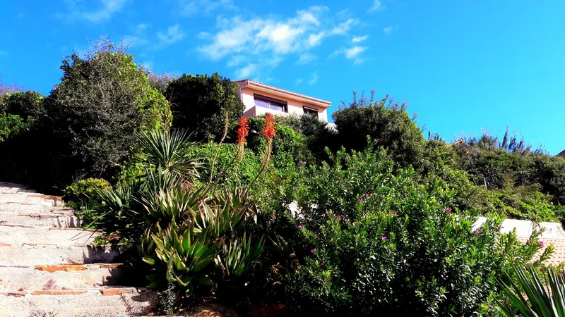 VILLA ON THE PORT OF THE ISLE OF LEVANT