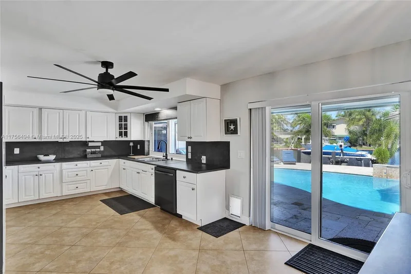2861 NE 55th Ct, Fort Lauderdale, FL 33308, Fort Lauderdale, Florida, United States. - Photo 37