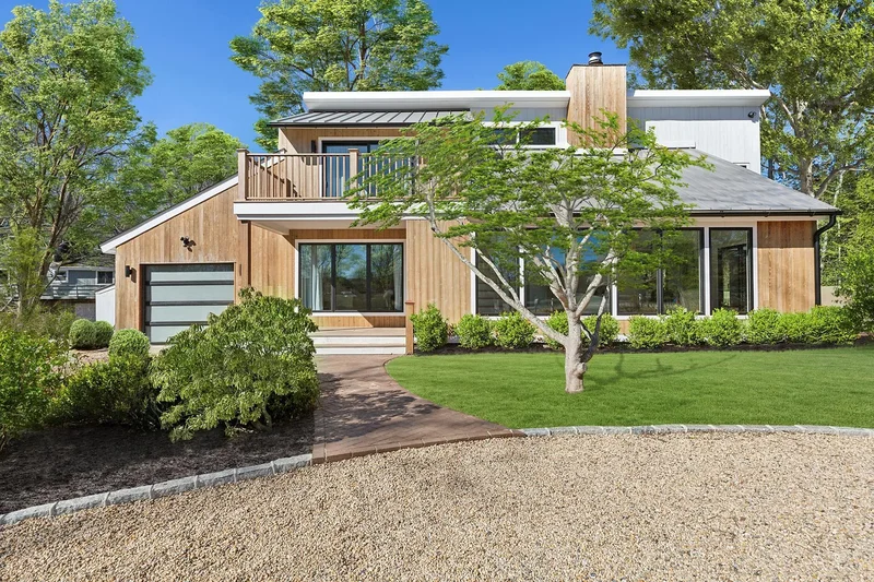 221 Redwood Rd, Sag Harbor, New York, United States. - Photo 2