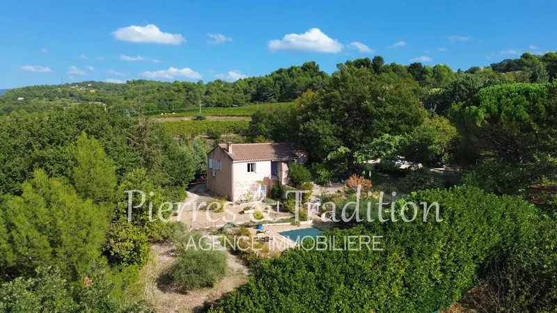 Apt, Provence-Alpes-Côte d'Azur, France. - Photo 11
