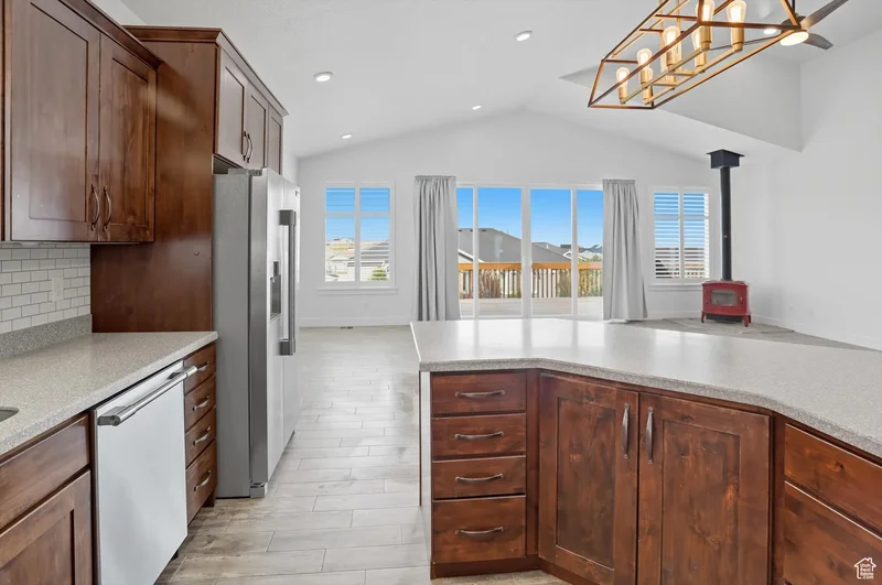 7566 W BOX LEAF CIR, Herriman, Utah, United States. - Photo 26