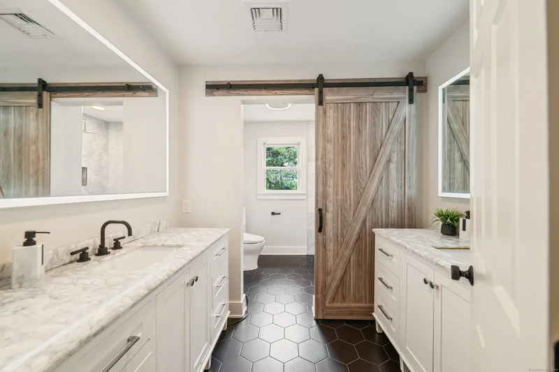 7 Charter Ridge Drive, Newtown, Connecticut, United States. - Photo 20