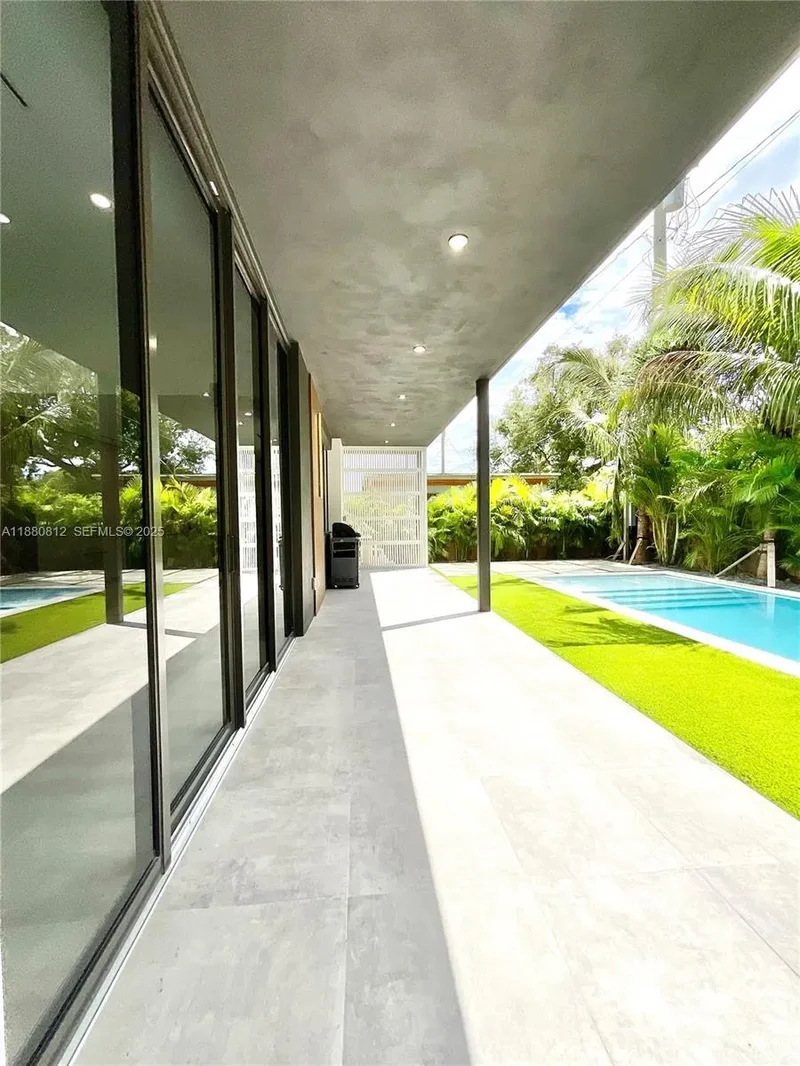 536 NW 48th St, Miami, Florida, United States. - Photo 17