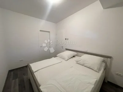 Thumbnail 37