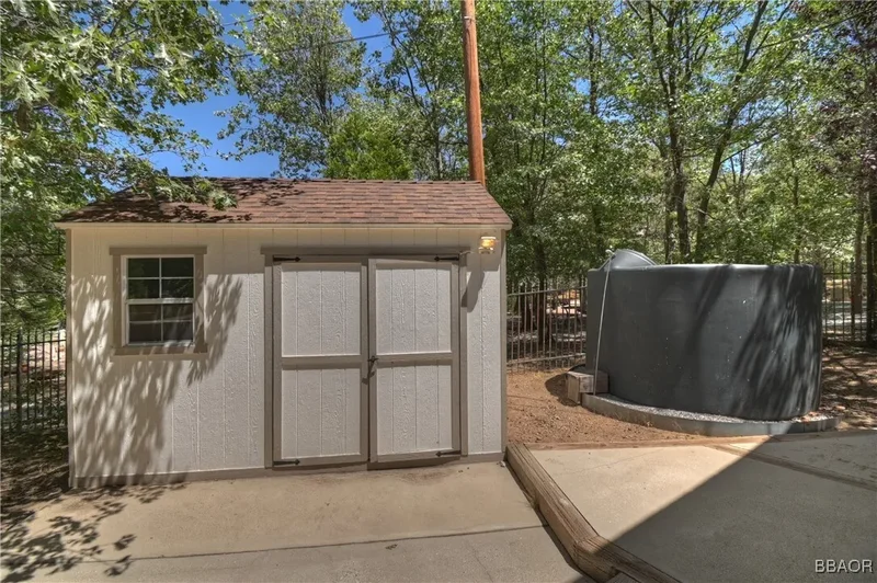 28411 North Shore Road, Lake Arrowhead, CA 92352, Lake Arrowhead, California, United States. - Photo 39