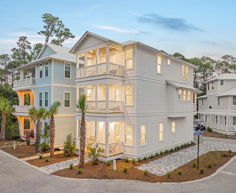 Single Family Residence in Inlet Beach