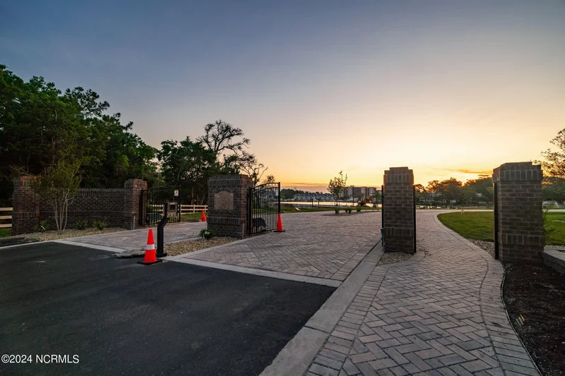 4717 S Shore Drive, Morehead City, NC 28557, Morehead City, North Carolina, United States. - Photo 5