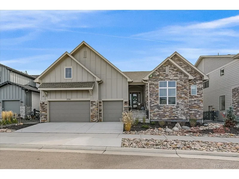 Single Family Residence in Castle Pines