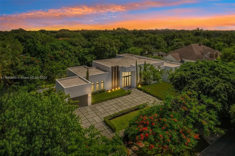 6175 SW 128th St, Coral Gables, Florida, United States. - Photo 32