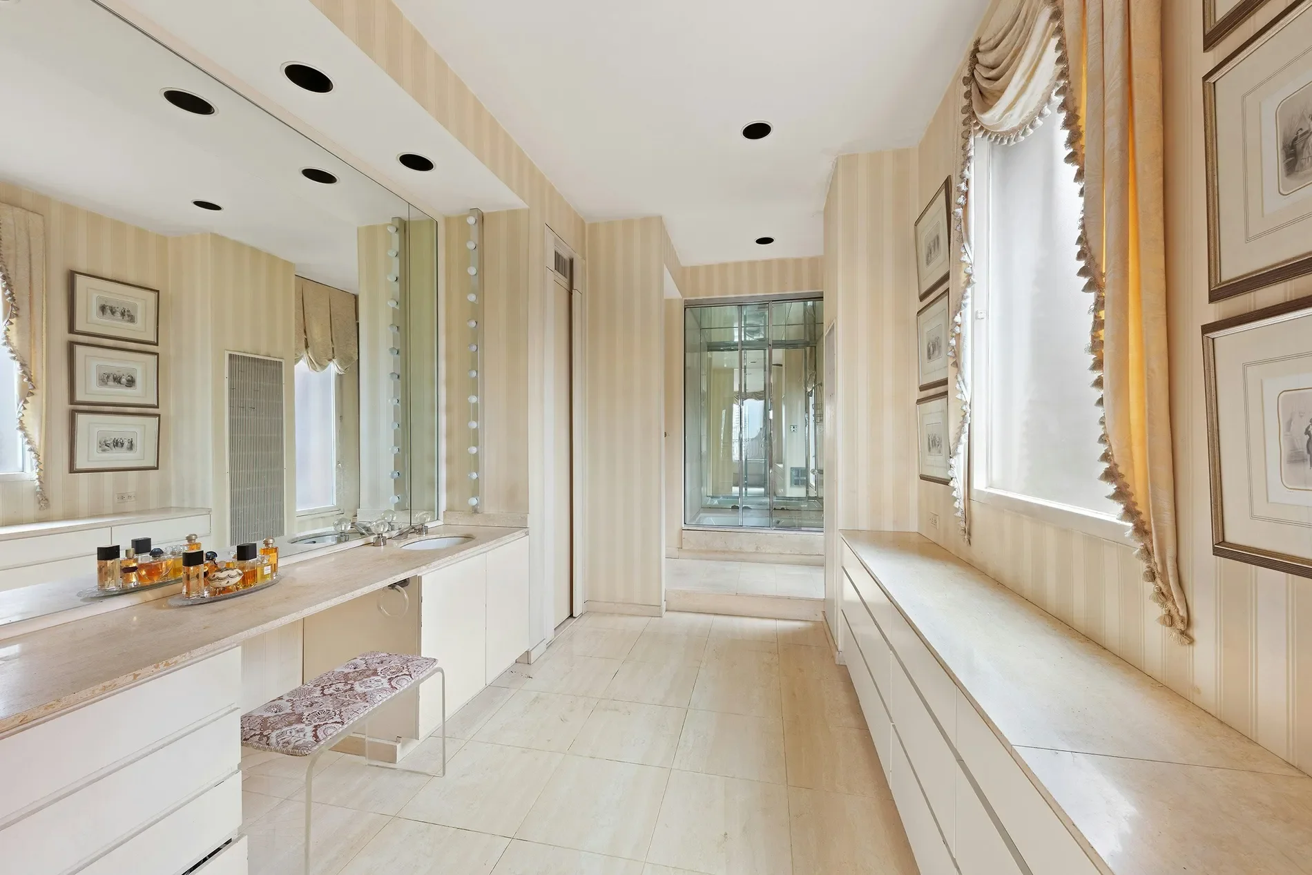 Gallery photo 2