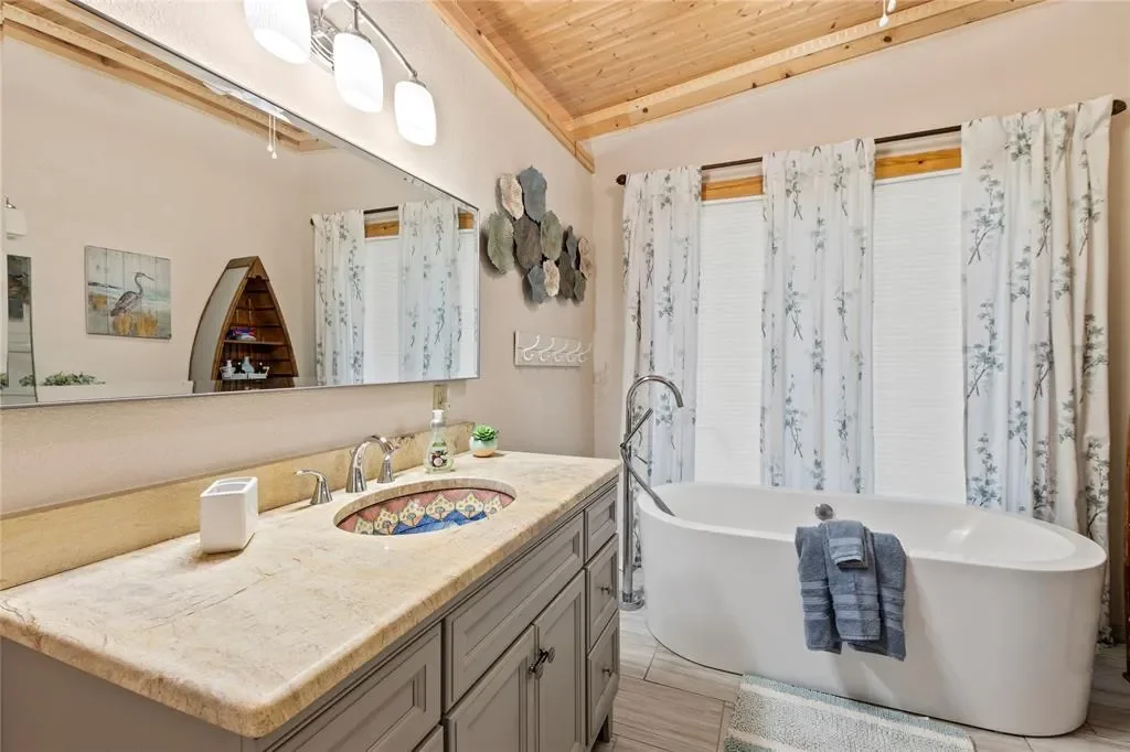 230 Bushwhacker Drive, Gun Barrel City, Texas, United States. - Photo 22