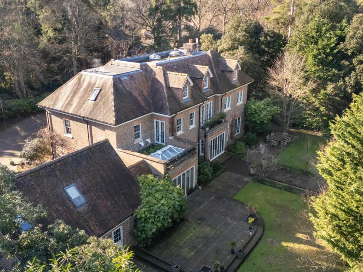 Abbots Drive, Virginia Water, GU25, Virginia Water, England, United Kingdom. - Photo 4