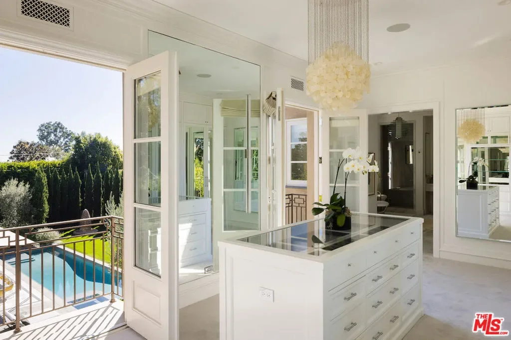 12770 S Bristol Circle, Los Angeles, California, United States. - Photo 2
