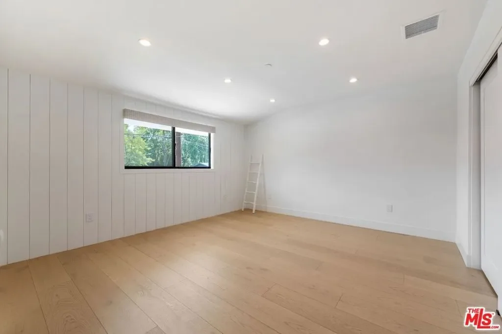 20226 Lorenzana Drive, Los Angeles, California, United States. - Photo 15