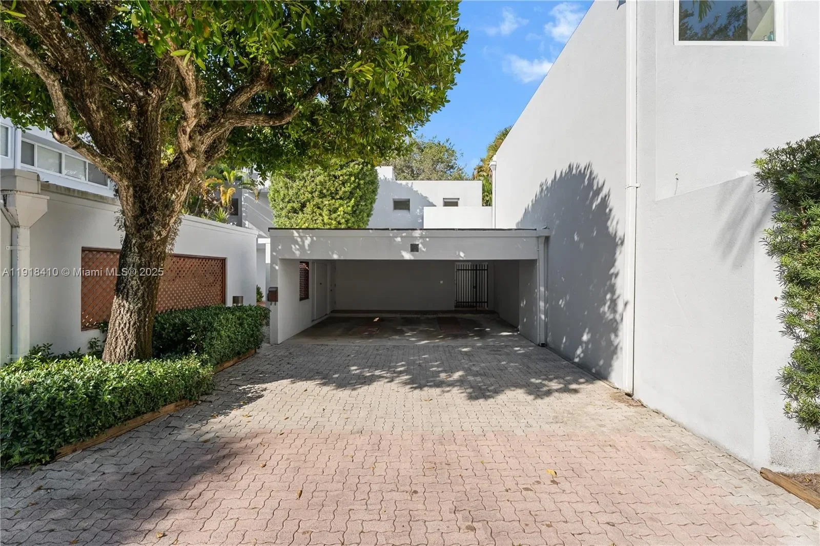 2475 S Bayshore Dr #2, Miami, Florida, United States. - Photo 5
