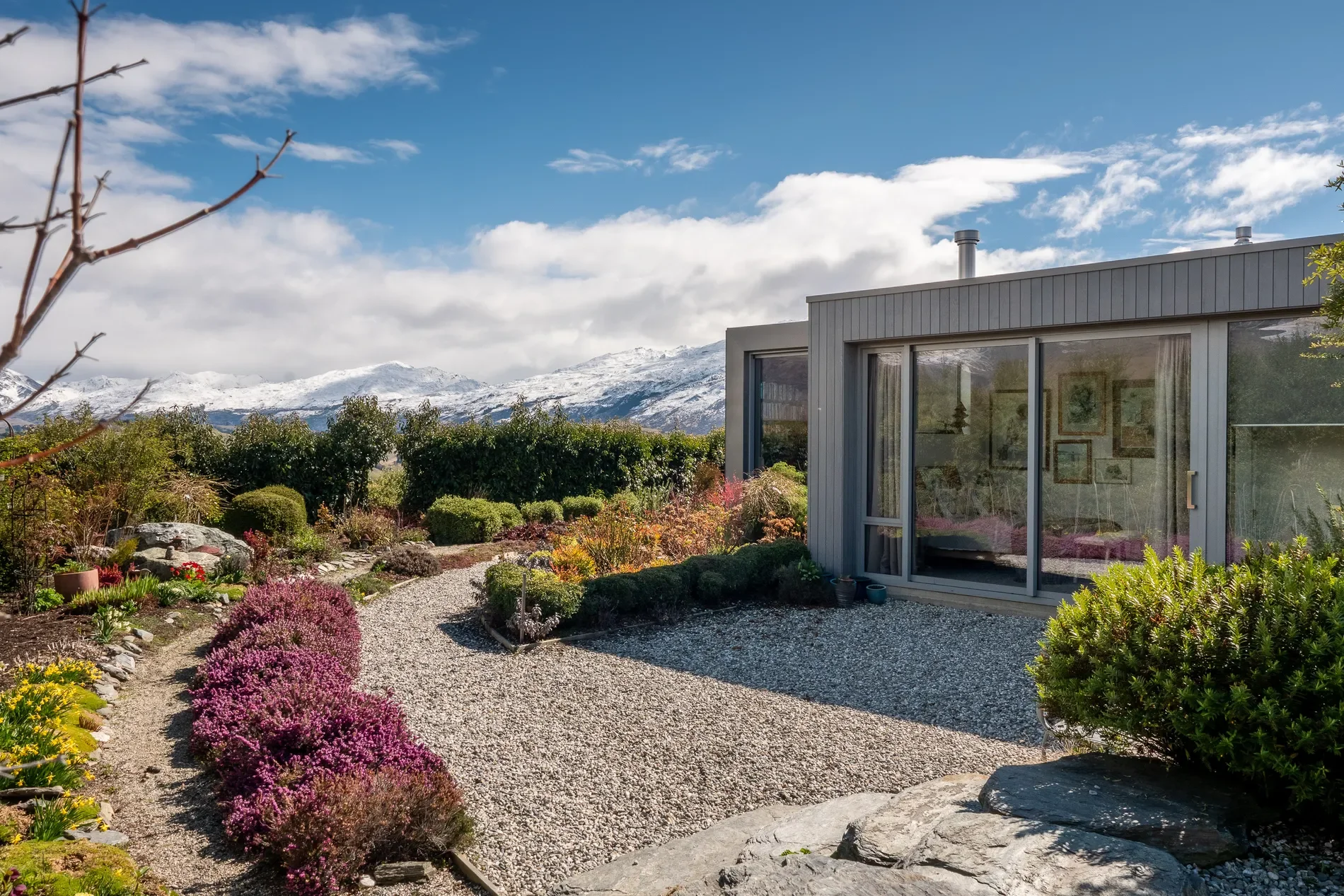 Exterior photo 4