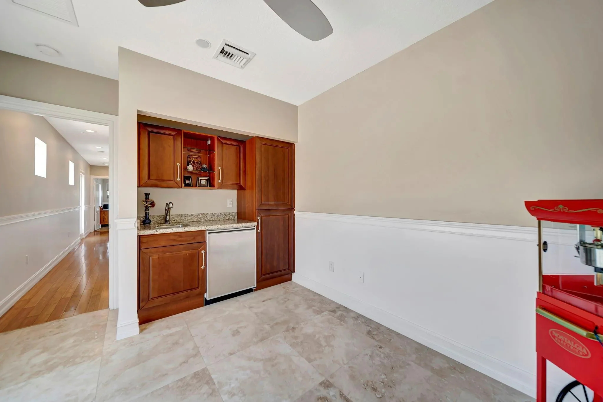 1368 BAYVIEW DR, Fort Lauderdale, Florida, United States. - Photo 45
