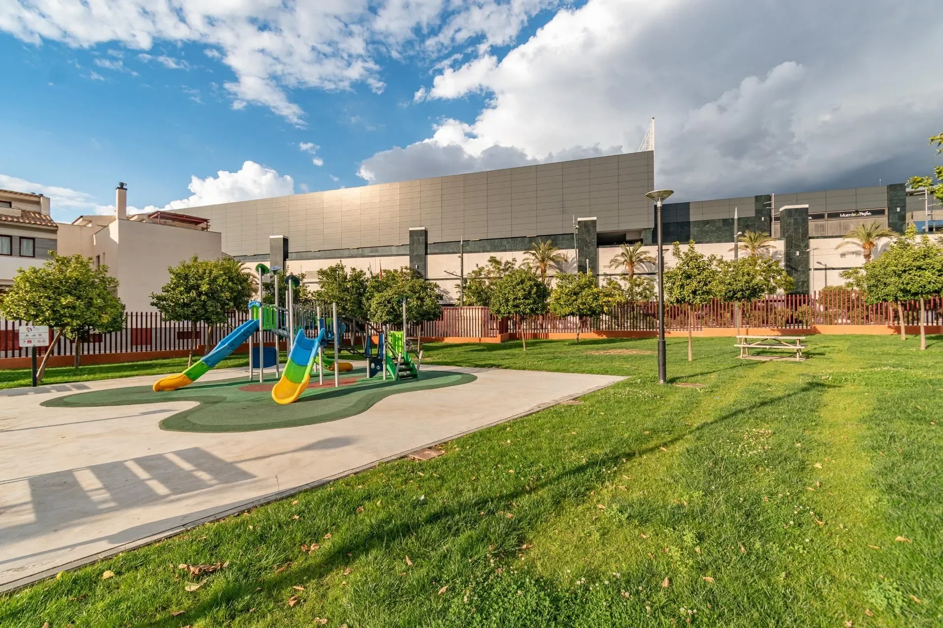 Exterior photo 6