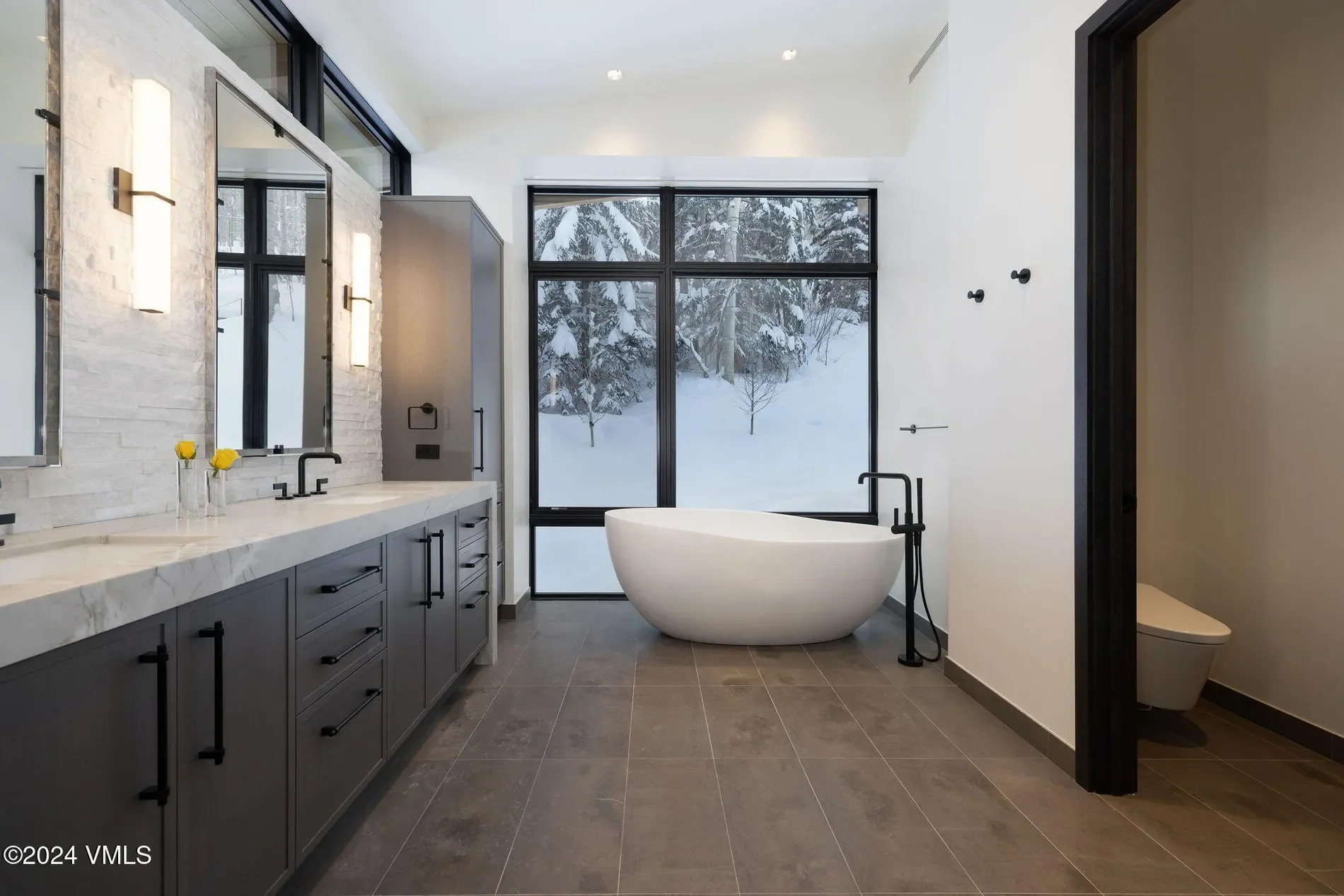 366 Forest Road, Vail, CO, 81657, USA, Vail, Colorado, United States. - Photo 9