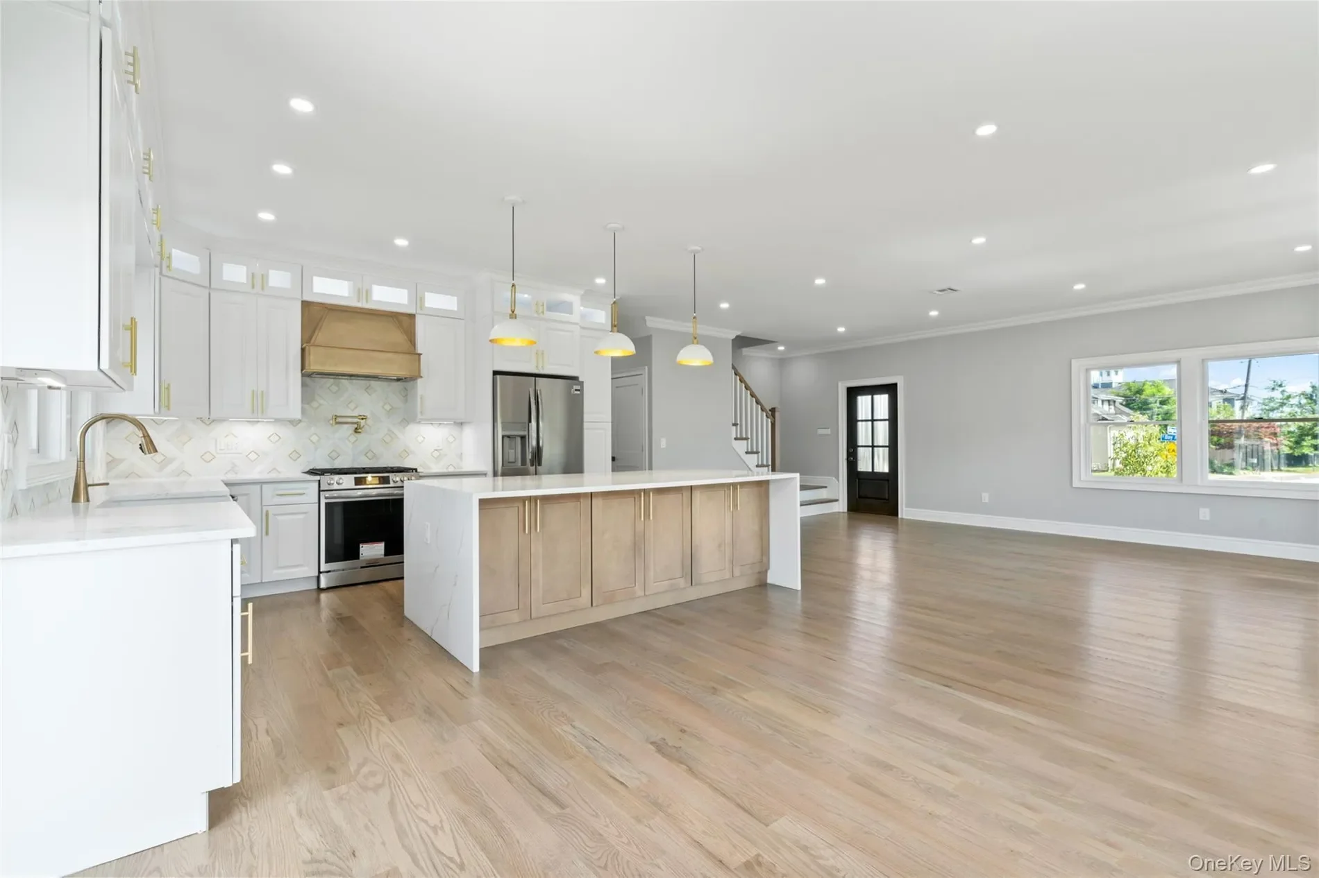 7 S Bay Avenue, Bay Shore, NY 11706, Bay Shore, New York, United States. - Photo 37