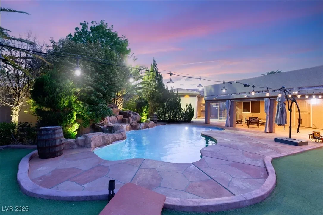 8275 W Craig Road, Las Vegas, Nevada, United States. - Photo 41