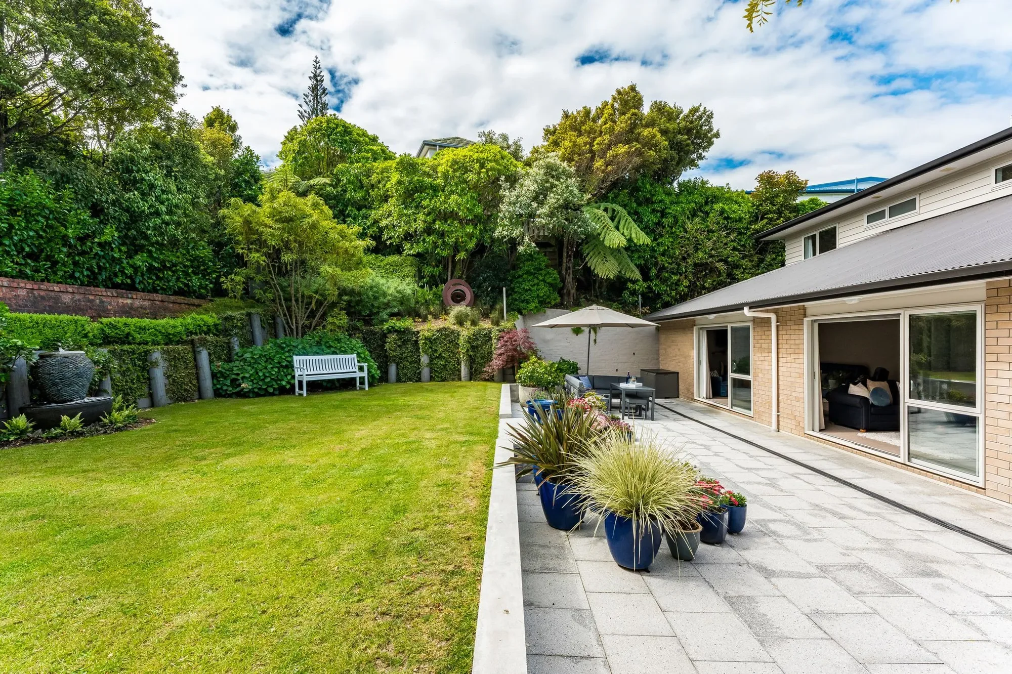 Exterior photo 10
