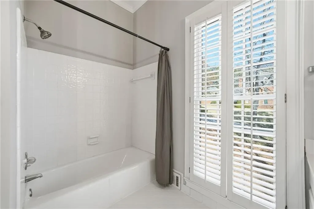 8520 Valemont Drive, Atlanta, Georgia, United States. - Photo 23
