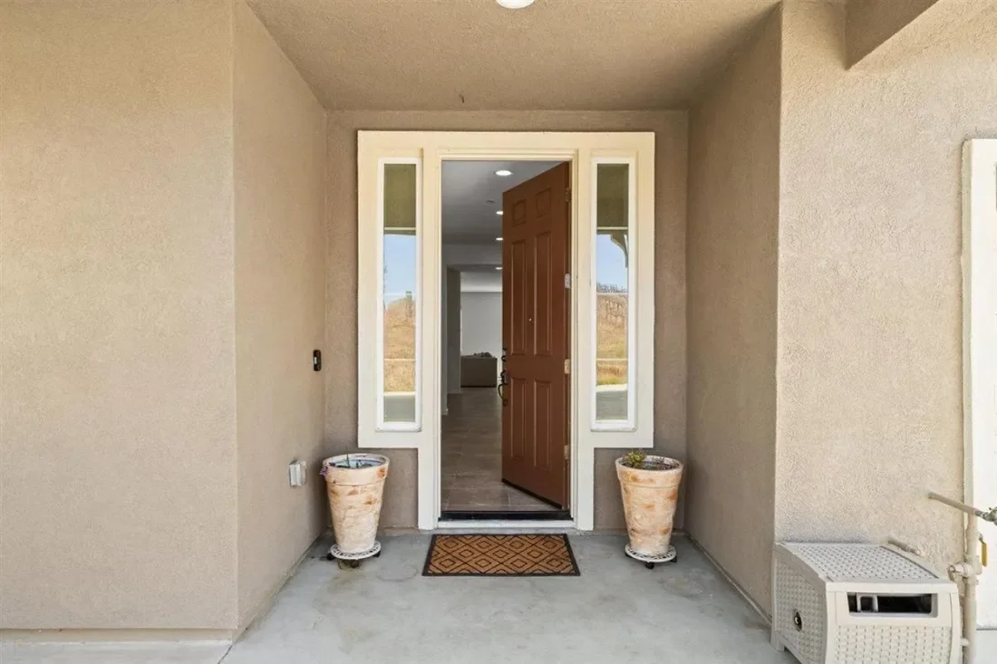 21232 Grapevine Drive, Patterson, California, United States. - Photo 2