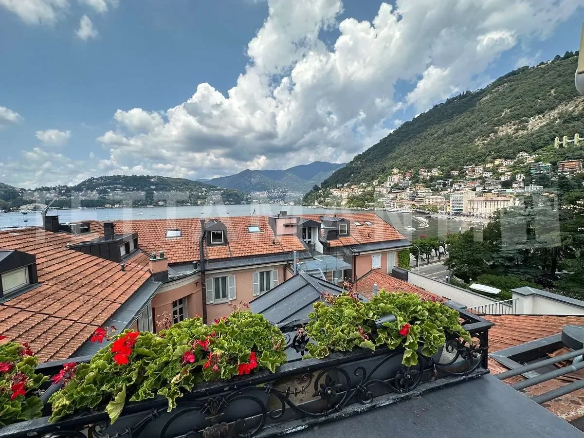 piazza cavour, Como, Lombardy, Italy. - Photo 29