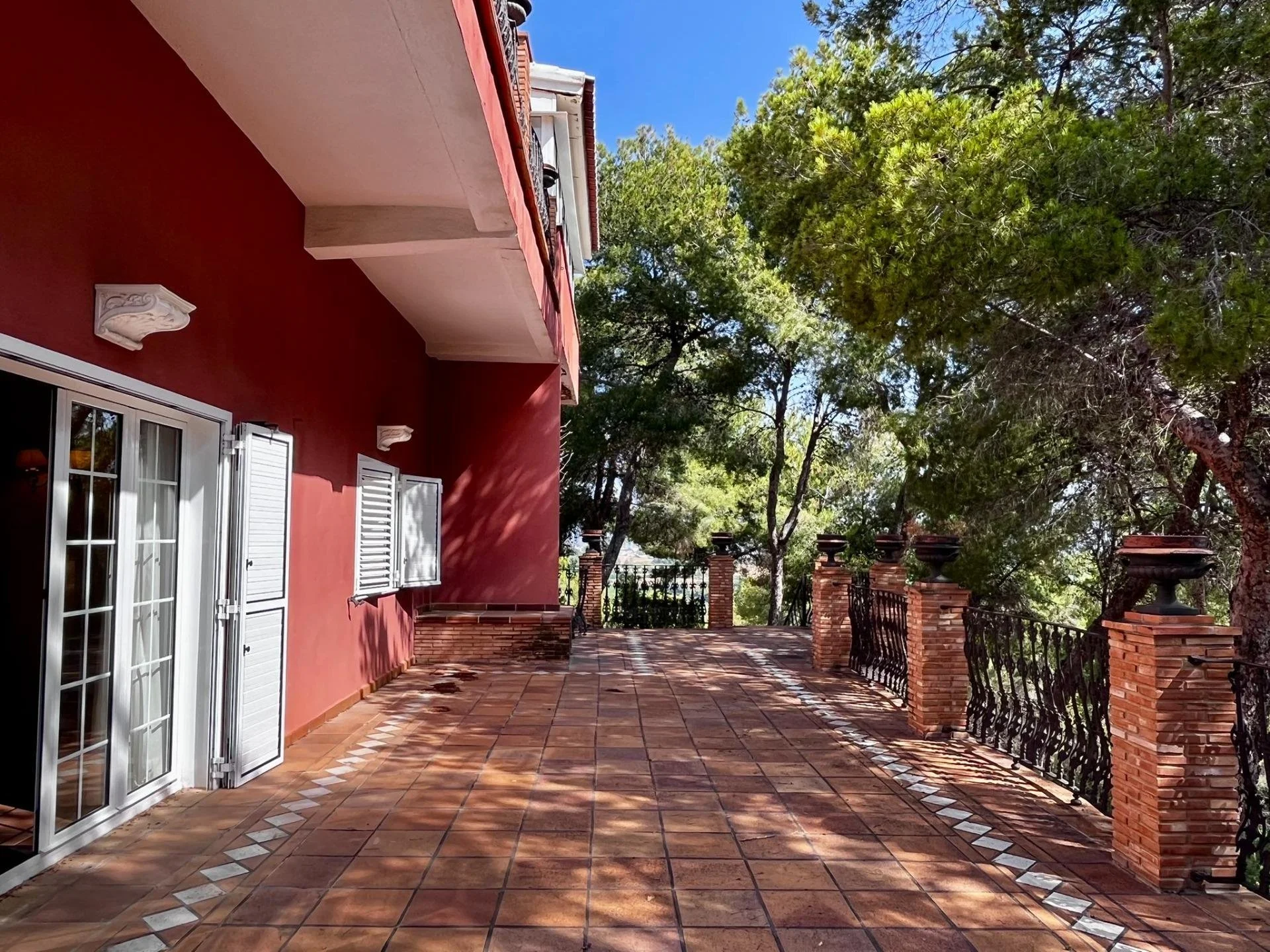 Exterior photo 12